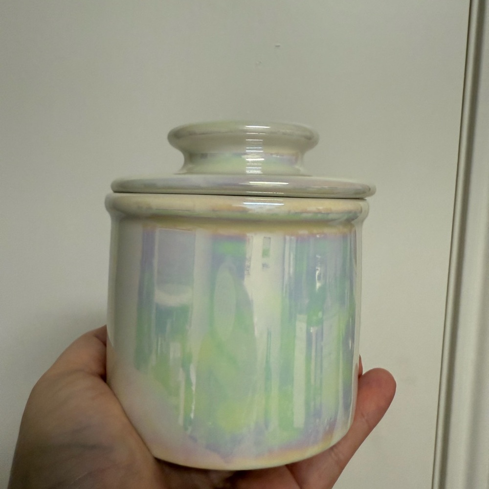 Iridescent White Butter Bell